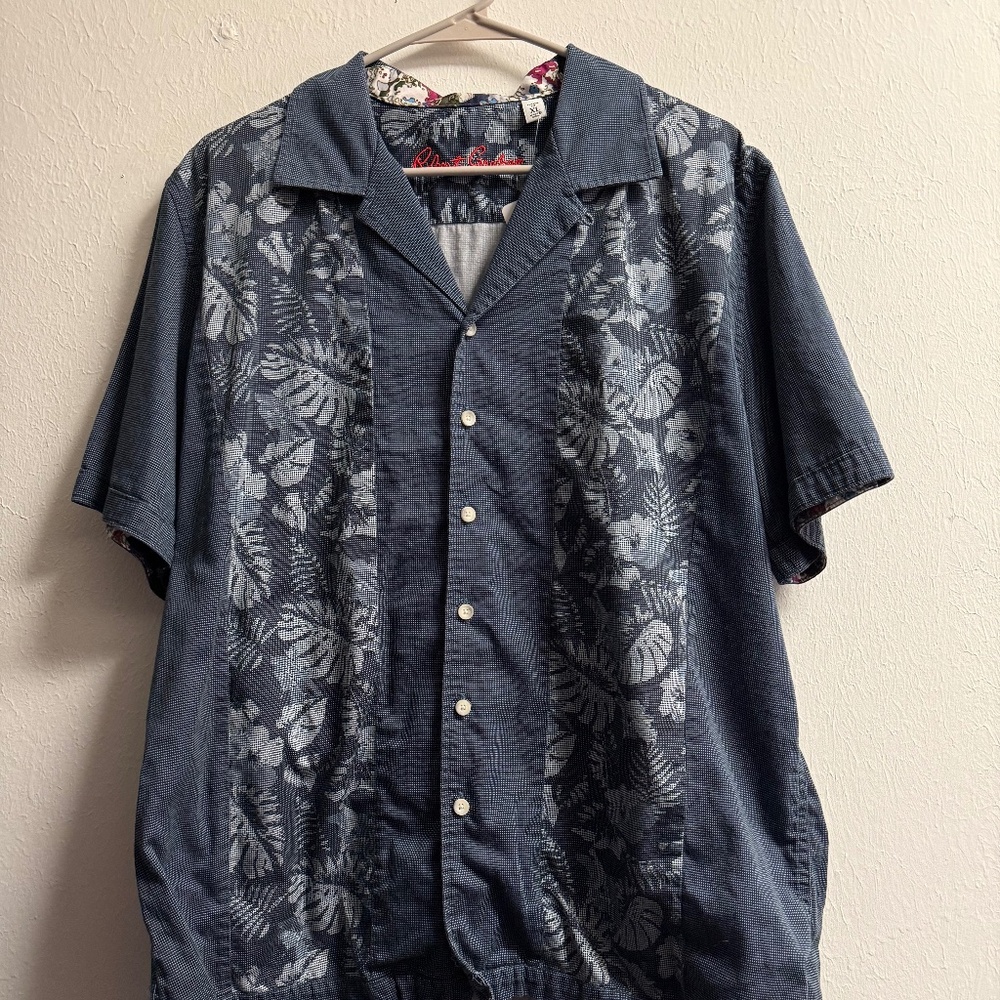 Robert Graham Men's Short Sleeve Blue Floral Button Shirt, Size: XL, EUC